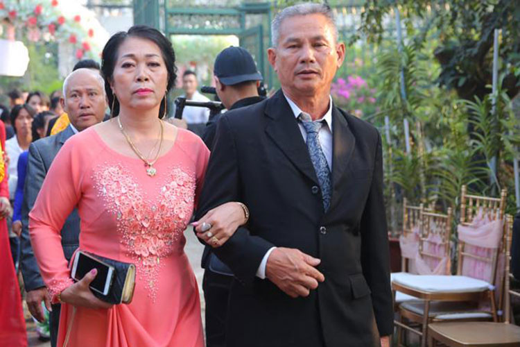 Chỉ đến khi xem clip Lâm Khánh Chi trải lòng về phẫu thuật chuyển giới, bà Liên mới thay đổi suy nghĩ về chuyện sinh con của Lâm Khánh Chi và Trần Phi Hùng.