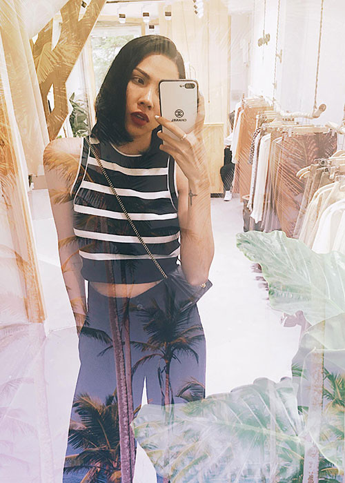 Minh Triệu tập trung kinh doanh. "Triệu sắp rời xa showbiz thật rồi sao", nữ người mẫu chia sẻ.