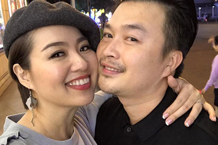 Vợ chồng sao Việt Lê Khánh - Tuấn Khải nhí nhảnh chụp ảnh selfie.