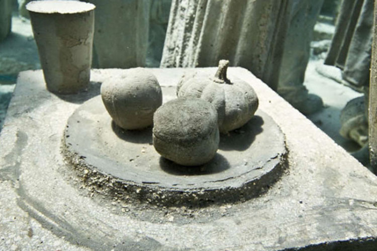 Đây cũng là công viên nghệ thuật đầu tiên trên thế giới, được mở cửa vào mùa hè năm 2006. Công viên nằm ở dưới đáy vùng biển Caribbean (thuộc Đại Tây Dương). Những tác phẩm điêu khắc dù nhỏ vẫn còn vẹn nguyên hình dáng và đường nét.