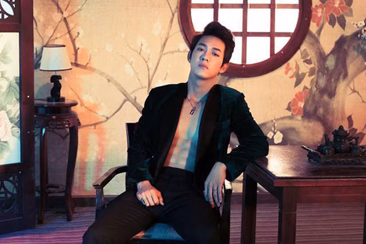 Ngoài gương mặt điển trai, Song Luân còn có chiều cao người mẫu, thân hình 6 múi quyến rũ. Ảnh: FBNV 