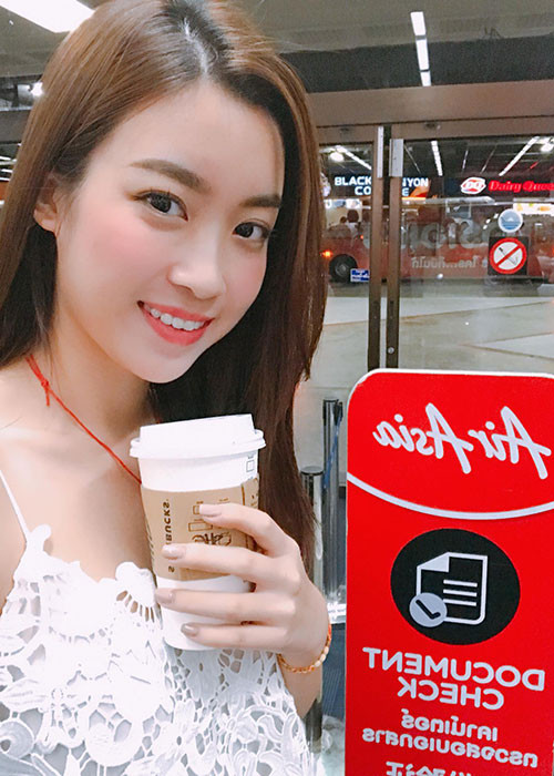 Đỗ Mỹ Linh được nhiều người yêu mến bởi hình ảnh sạch scandal sau khi đăng quang cũng như sự nỗ lực hoàn thành trách nhiệm một hoa hậu đương nhiệm.