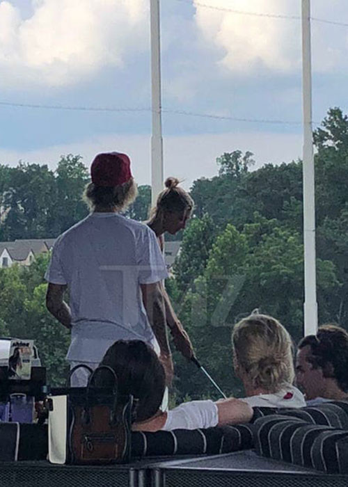 Giọng ca "Baby" dạy vợ sắp cưới đánh golf.