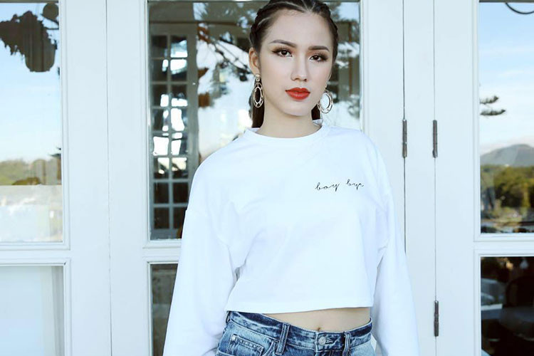 Tuyết Trang có chuỗi thành tích học tập đáng ghen tỵ tại trường Đại học Ngoại thương và đặt chân trải nghiệm tại nhiều quốc gia như: Hàn Quốc, Colombia, Singapore... Ảnh: FBNV