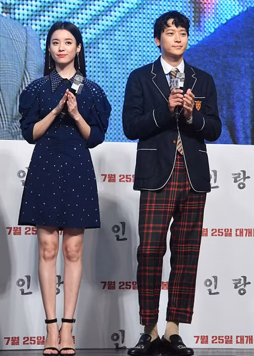 Cách đây ít lâu, Kang Dong Won và Han Hyo Joo bị bắt gặp bên nhau tại Mỹ. Ảnh: hankyung