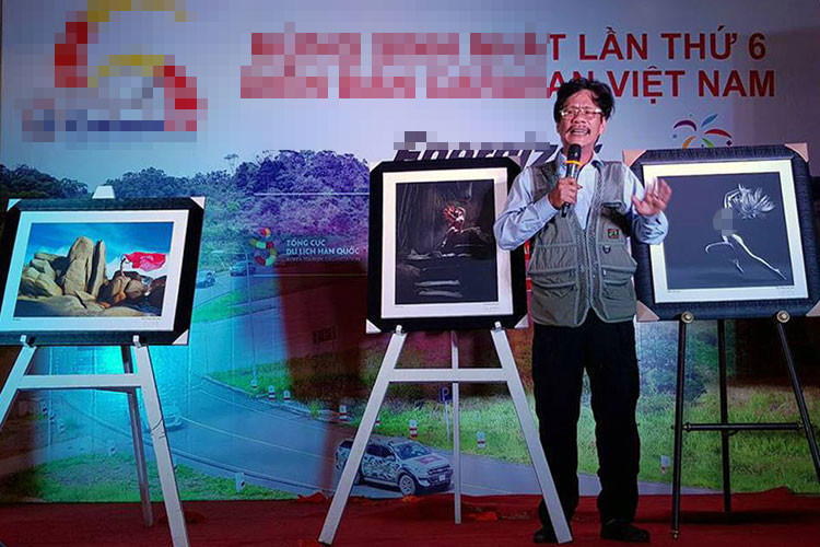 Thái Phiên được nhiều người mẫu đến xin hợp tác. Bản thân ông cũng chưa từng ngỏ lời mời người mẫu nào chụp ảnh nude. Ảnh: FBNV