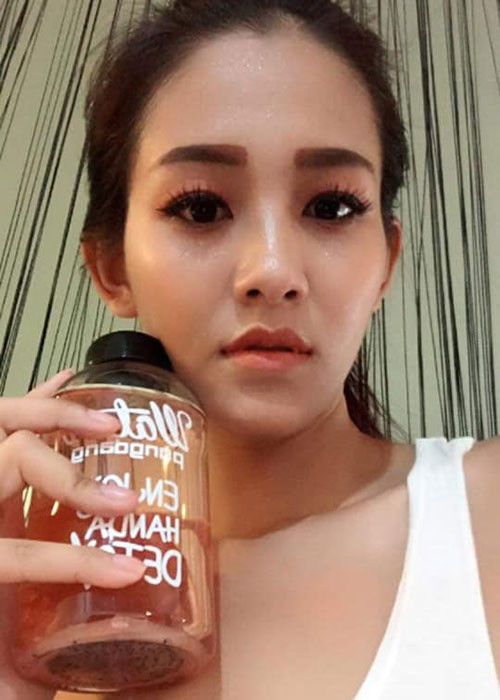 Cuối tháng 6, Kim Phượng chia sẻ trên Đời sống Plus, cô còn bị khủng bố tin nhắn, điện thoại. Ảnh: FBNV