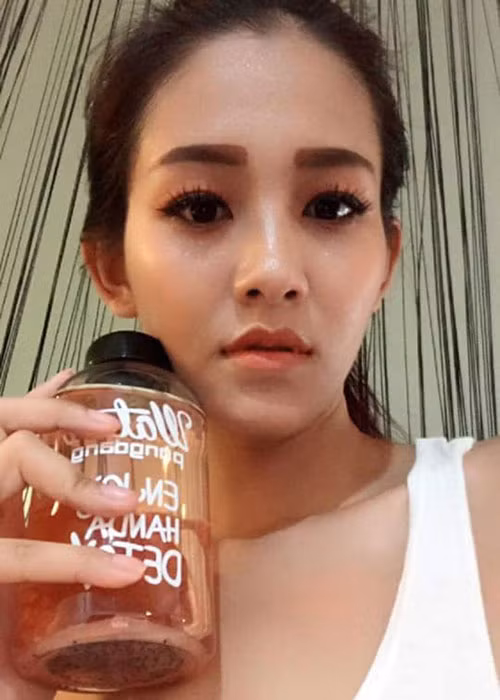 Cuối tháng 6, Kim Phượng chia sẻ trên Đời sống Plus, cô còn bị khủng bố tin nhắn, điện thoại. Ảnh: FBNV