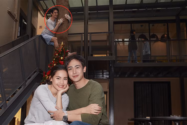 Vai diễn Moji được nhận xét là khá giống với Nichkhun ngoài đời thật.