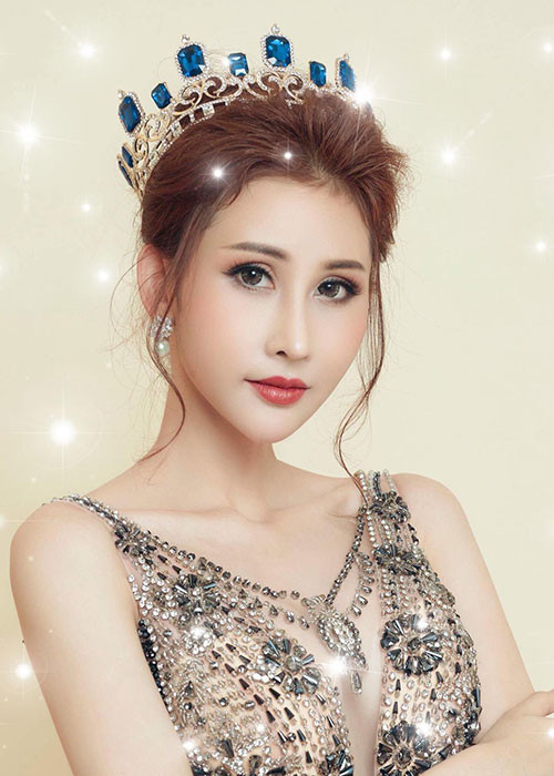 Chiến thắng của Chi Nguyễn trên đấu trường nhan sắc quốc tế khiến nhiều người bất ngờ. Trước thềm chung kết, người đẹp Vĩnh Long gặp sự cố bị cắt nát trang phục dân tộc.