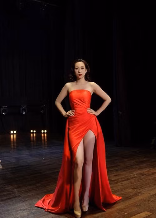 Mới đây, nữ ca sĩ Lều Phương Anh bất ngờ tiết lộ cô và bạn trai đã không còn sống chung.