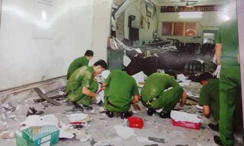 Hiện trường vụ nổ tan hoang tại trụ sở Công an phường 12, Q.Tân Bình.