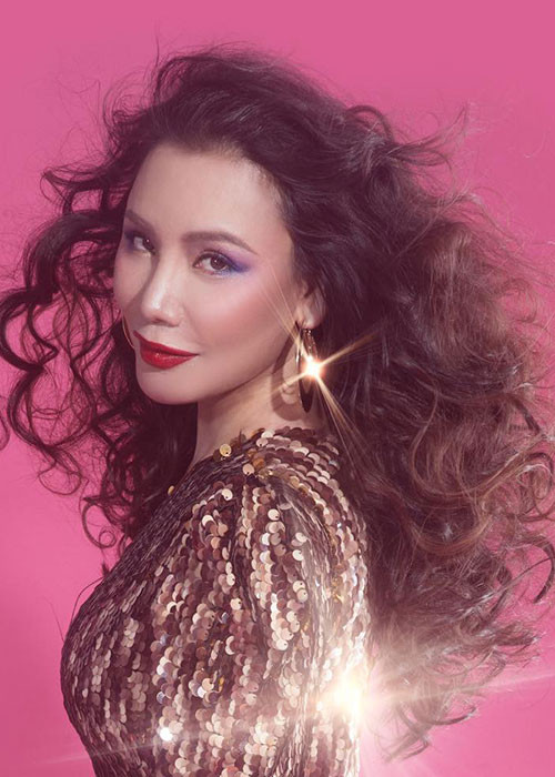 Trượt danh hiệu nghệ sĩ ưu tú, Hồ Quỳnh Hương chia sẻ cô không cảm thấy buồn hay tiếc. "Tôi tôn trọng quyết định của Hội đồng cấp chuyên ngành và nghĩ rằng mình cần phải cố gắng hơn", cô nói trên Vietnamnet. Ảnh: FBNV