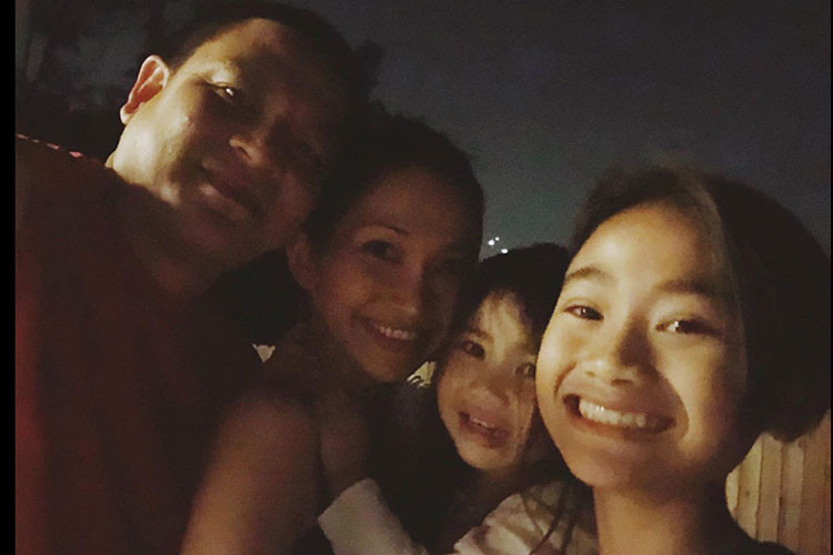 Kim Hiền cảm thấy hạnh phúc vì gia đình cô luôn yêu thương nhau.