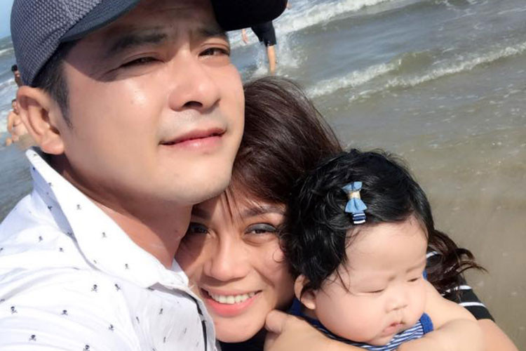 Bà xã của Hoàng Anh nhắn nhủ chồng, gia đình sẽ sớm đoàn tụ là một trong những tin tức sao Việt trong ngày 18/7.