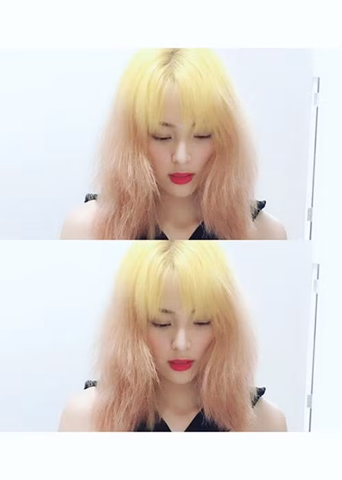 Hạ Vi khoe quá trình nhuộm tóc từ đen sang vàng tươi. Ảnh: Instagram