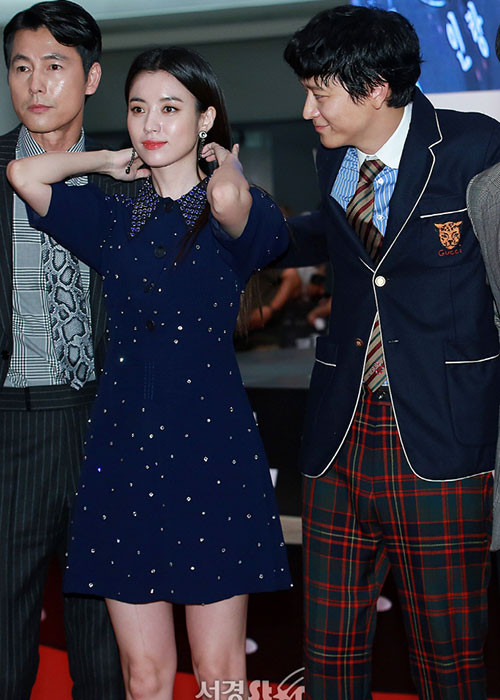 Han Hyo Joo và Kang Dong Won đều là những ngôi sao của làng giải trí xứ Hàn. Ảnh: sedaily