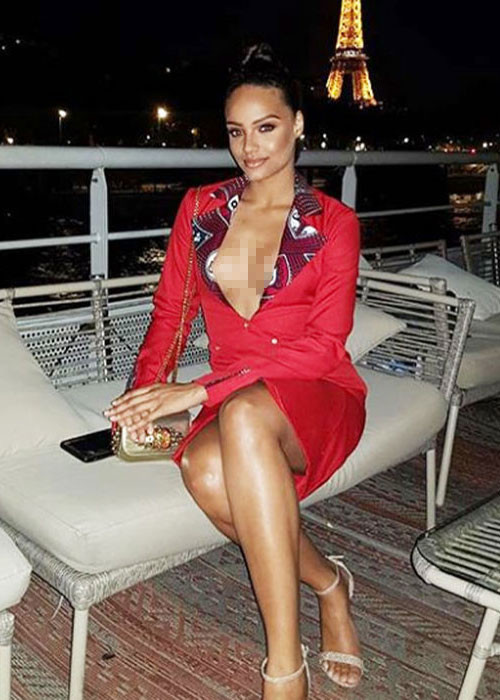 Bạn gái tin đồn của Kylian Mbappe sinh năm 1998. Sở hữu nhan sắc xinh đẹp, vóc dáng gợi cảm, cô đăng quang cuộc thi Hoa hậu Pháp 2016.