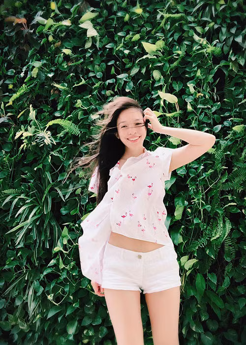 Đã sinh con và gần bước qua tuổi 40, Hiền Thục trẻ đẹp như gái đôi mươi.