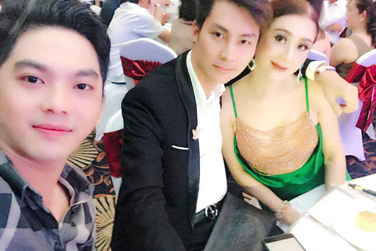 "Chắc chắc mọi người sẽ bảo tôi điên rồ vì chuyển giới mà có con là điều không thể. Ông xã, gia đình đang hết lòng ủng hộ, tôi tin sẽ có phép màu đến với mình”, Lâm Khánh Chi tâm sự.