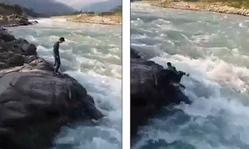 Sheraz Khan trượt chân ngã xuống dòng sông chảy xiết.