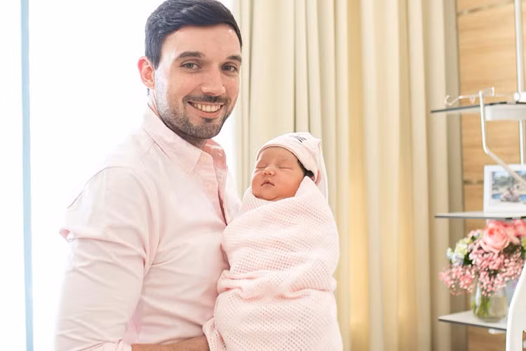 Theo lời ông xã của Hà Anh, bé Myla vừa giống bố vừa giống mẹ.