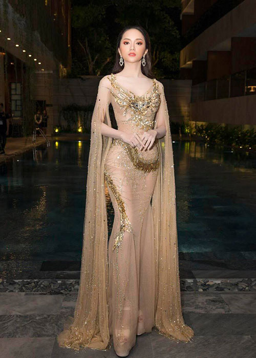 Hương Giang đẹp lộng lẫy như một nữ thần tại một sự kiện giải trí.