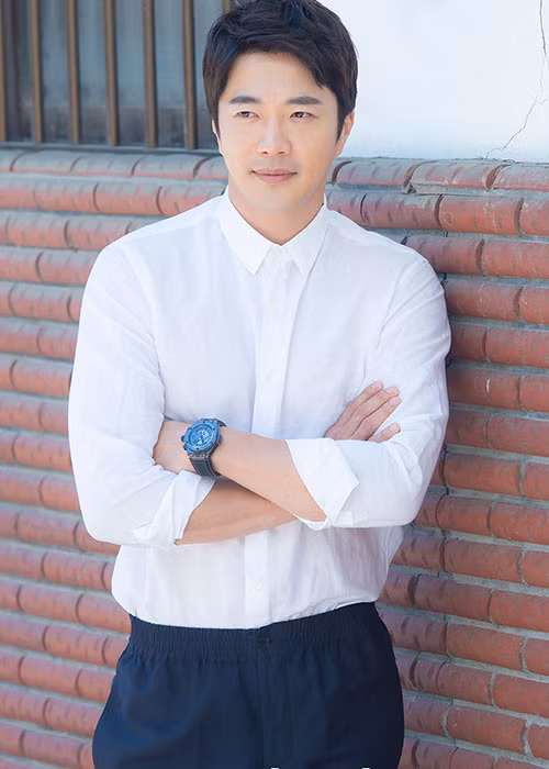 Hình ảnh Kwon Sang Woo sau 15 năm "Nấc thang lên thiên đường" lên sóng vẫn khiến fans thổn thức. Ảnh: Topstarnews