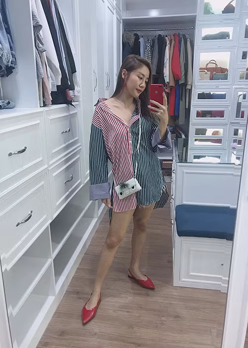 Văn Mai Hương chia sẻ: “Đi xem film Thái Lan về khóc tràn bờ đê .... ướt cả cả áo người ngồi kế bên”.