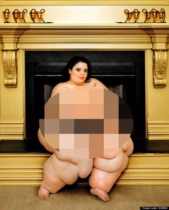 Các người mẫu tham gia dự án của Yossi tạo dáng trong trạng thái khỏa thân. Ảnh: huffingtonpost