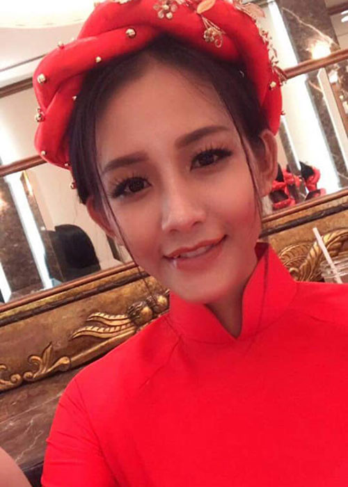 Làm việc vất vả nhưng Kim Phượng có thêm thu nhập trang trải cuộc sống và động lực để theo đuổi vụ kiện họa sĩ Ngô Lực. Ảnh: FBNV