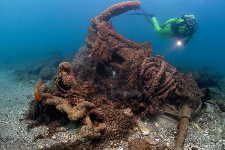 Shipwreck Trail (Mỹ): Gần 10 con tàu bị chìm trong hơn ba thế kỷ qua đang nằm yên nghỉ trong vùng nước cạn của khu bảo tồn biển quốc gia Florida Keys. Những con tàu nằm im dưới nước là ghi dấu lịch sử, cung cấp cho thợ lặn manh mối về thời đại, văn hóa và lịch sử. Đây cũng là ngôi nhà của nhiều cư dân biển.