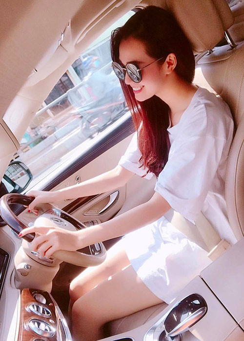 Khánh My cho rằng hạnh phúc là trong tâm hồn, không phải cố tỏ ra là đang hạnh phúc.