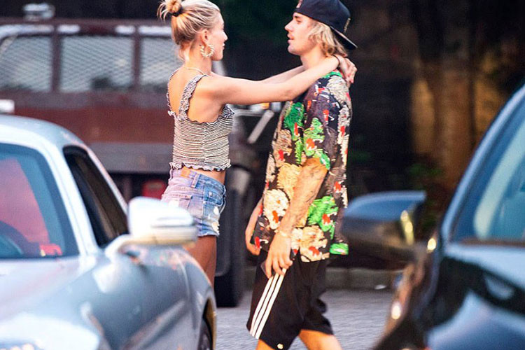 Trước khi là một cặp, Justin và Hailey là bạn bè thân thiết. Cả hai gặp nhau lần đầu tiên vào năm 2009. Ảnh: Usmagazine