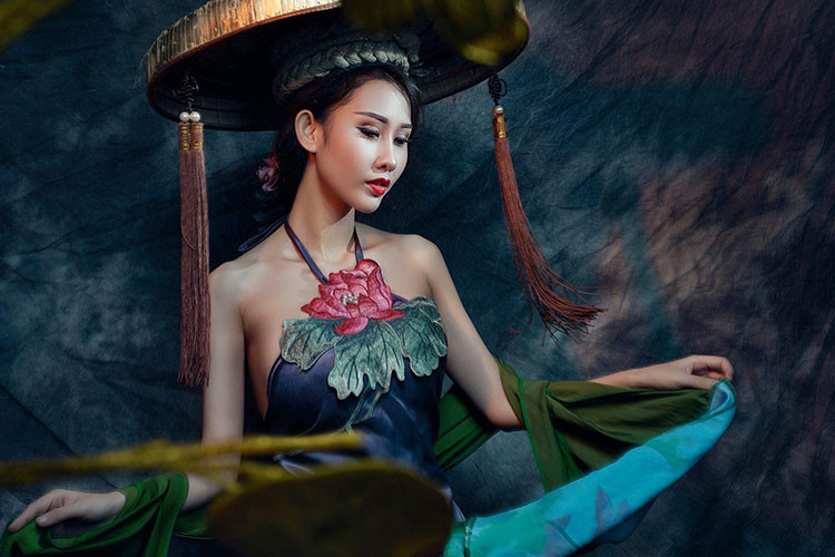 Năm 2018, người đẹp gốc Vĩnh Long đăng ký dự thi cuộc thi Người mẫu thời trang Việt Nam 2018. Kết quả, cô trở thành á quân 2.