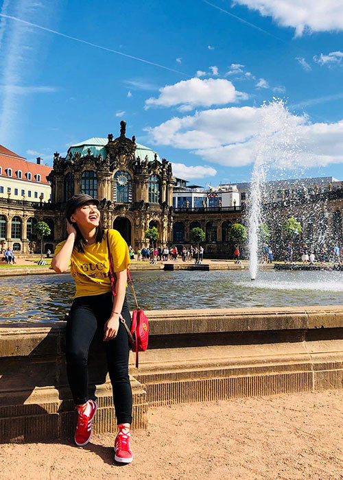 Sao Việt Bảo Thanh tranh thủ dạo chơi trong chuyến công tác ở Đức.