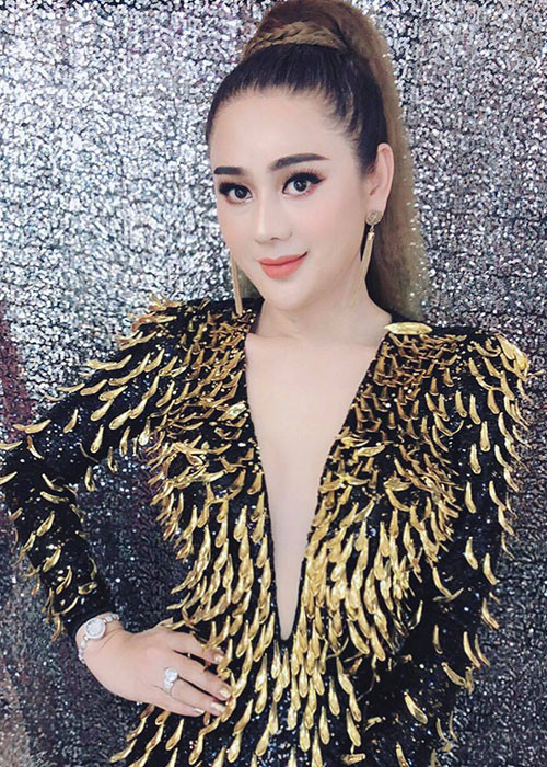 Lấy chồng, Lâm Khánh Chi bị ông xã phàn nàn nếu mặc đồ có chút hở hang.