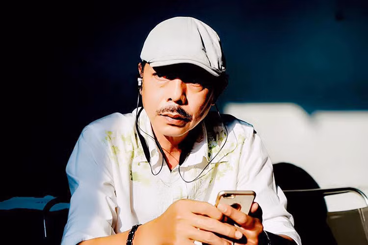 Không chỉ viết kịch bản, Thanh Hoàng còn gây dựng các lớp sáng tác kịch bản cho phong trào sân khấu quần chúng. Ảnh: FBNV