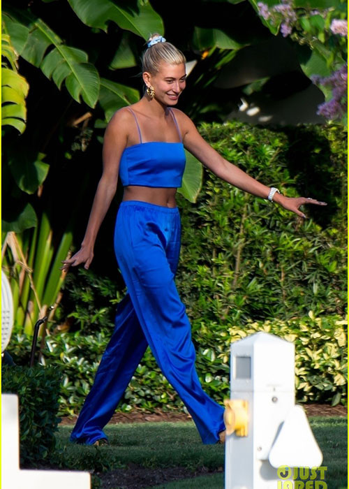 Hailey là người mẫu, xinh đẹp, cá tính và tự tin. Ảnh: Justjared