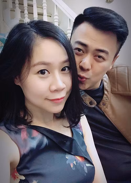 Thu Huyền vốn không hoạt động trong làng giải trí nhưng hiểu và chia sẻ công việc của Tuấn Tú.