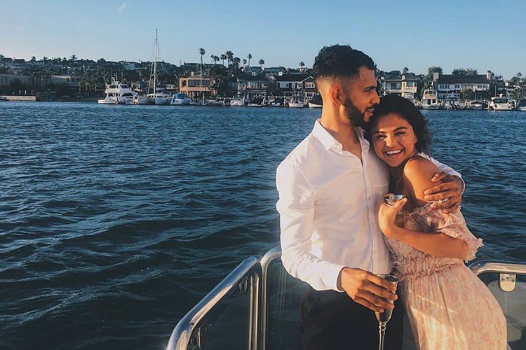 Selena gây chú ý khi thân thiết bên một người bạn khác giới.