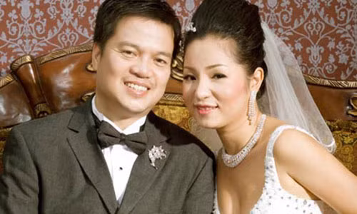 Thúy Nga bên ông Nguyễn Văn Nam. Ảnh: Khampha