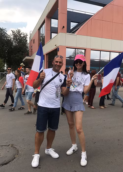 Nàng á hậu phấn khởi livestream trên trang cá nhân hưởng ứng không khí sôi động trước giờ G.