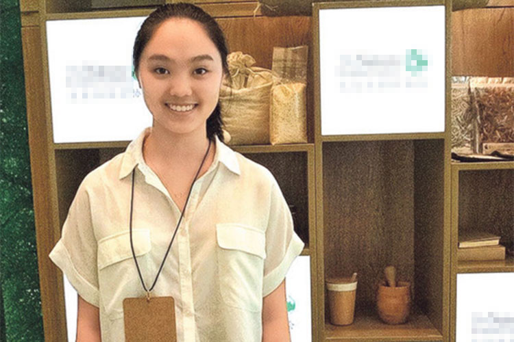 Khi trưởng thành, Jane Lý thay đổi nhiều. Cô không còn giống người đẹp từng là hoa hậu ở nét nữ tính. Ảnh: Sina