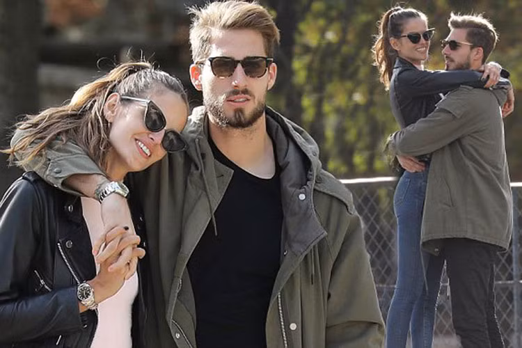 Kevin đã cầu hôn bạn gái sau khi cùng các thành viên đội tuyển Đức rời World Cup 2018. Ảnh: Dailymail