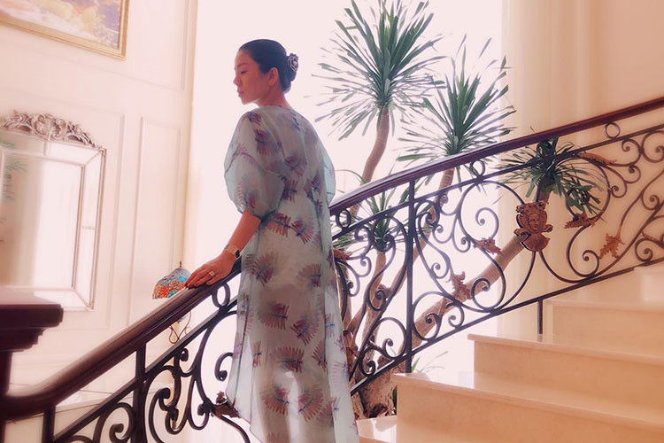 Lệ Quyên nghỉ ngơi tại khách sạn của Hà Kiều Anh.