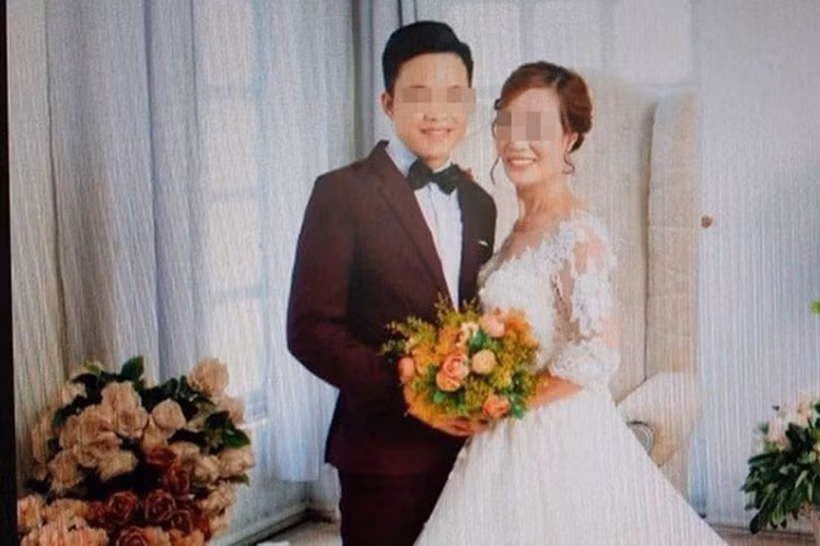 Dân mạng hiện xôn xao cô dâu 61 tuổi kết hôn với chú rể 26 tuổi tại Cao Bằng. Trong showbiz, cũng không hiếm những cặp cô cháu - bà cháu. Ảnh: Thoidai