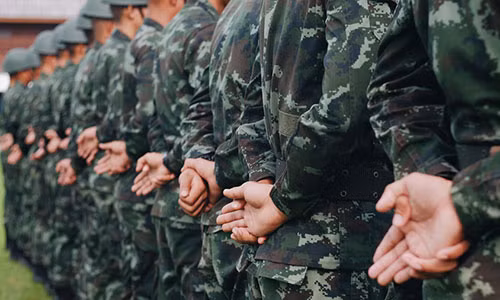 Bốn binh sĩ có thể sẽ đối mặt với án kỷ luật rất nặng. Ảnh: EyeEm.