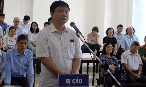 Ông Đinh La Thăng tại tòa.