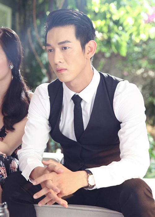 Song Luân còn chiếm trọn trái tim của nhiều fans nữ bởi giọng hát đầy ấm áp. Ảnh: Khampha